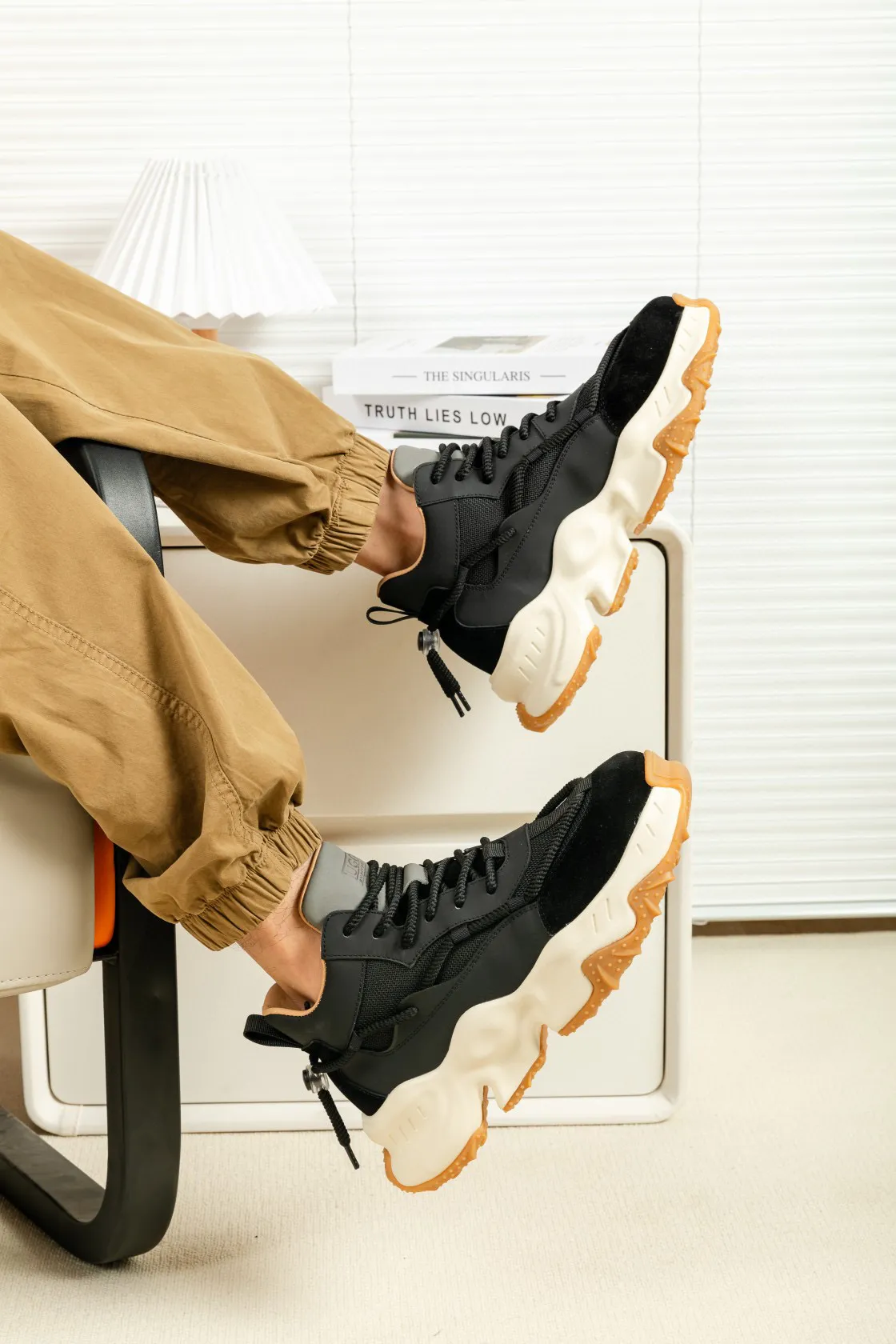 Men's shoes 💰620 IUGGI Heavy-duty thick-soled dad shoes EVA foam outsole Rarely seen on the market Retro version Very good-looking on the feet Mainly because it is so classy All-sheep fur lining Thick sole plate Super soft rebound Model 6081 Men's model 39-44 [issued]
